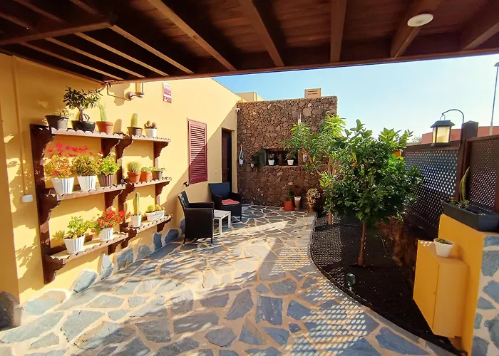 Enola Villa La Oliva