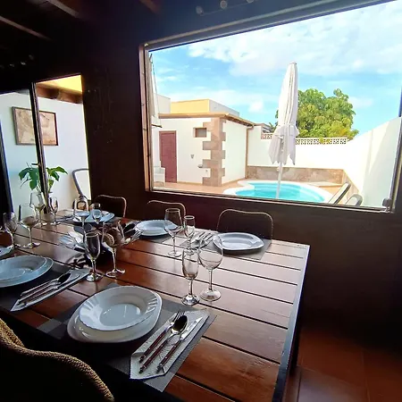 Enola * לה אוליבה